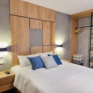 Center Flats - In El Poblado Near Park Lleras, Medellin! Apartment