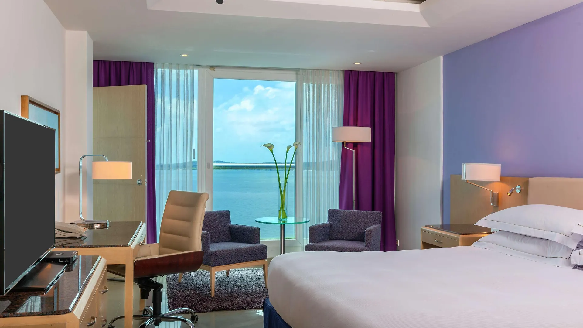 Hilton Cartagena Otel